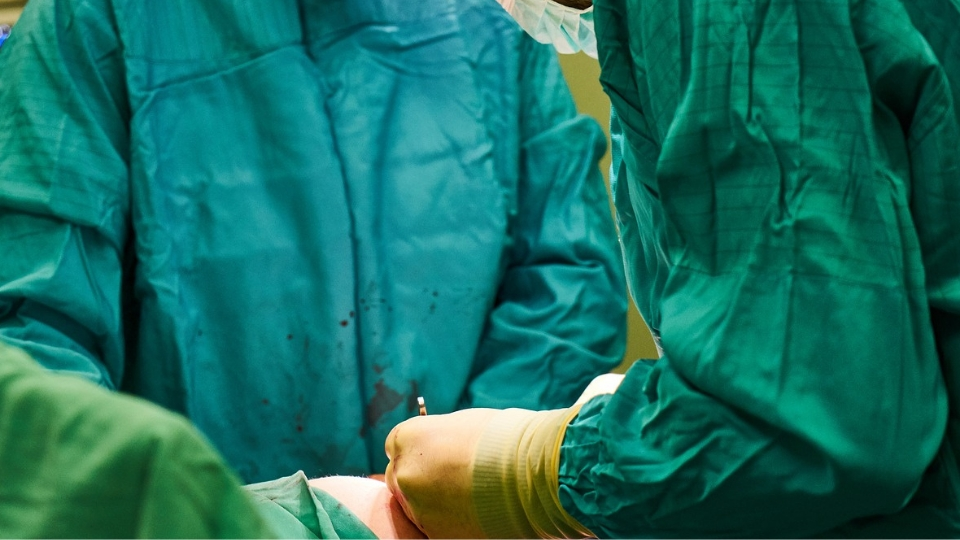 Muere mujer tras someterse a cirugía de levantamiento de glúteos