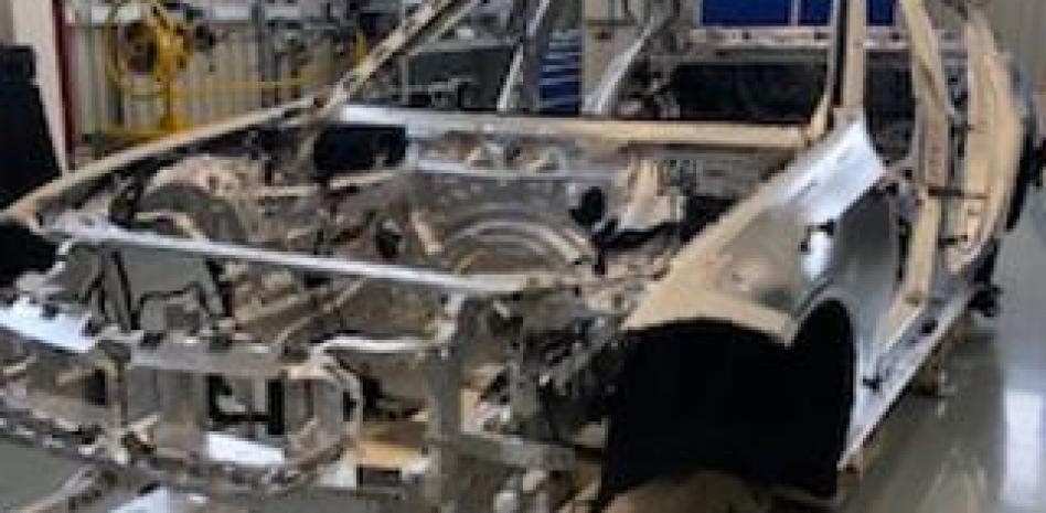 Se dispara precio de automóviles por escasez de semiconductore e inflación