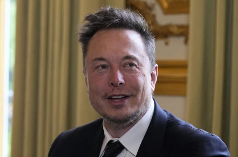 Reguladores estadounidenses buscan obligar a Elon Musk a testificar en su investigación sobre su adquisición de Twitter