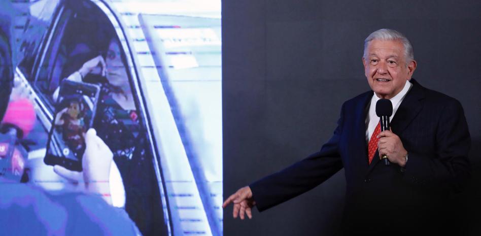 AMLO ve “montaje” que encapuchados pararan comitiva de Sheinbaum en Chiapas