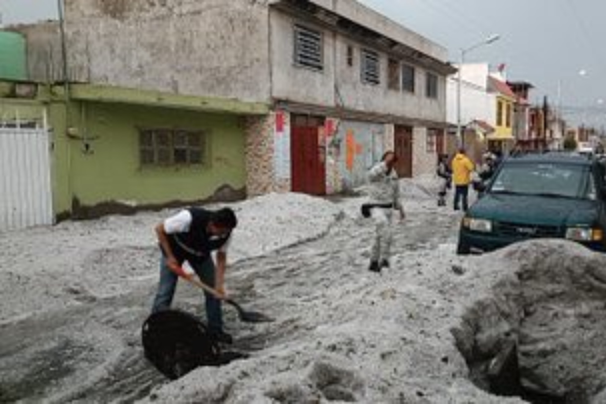 Impresionante lluvia en Puebla deja la ciudad sepultada bajo hielo
